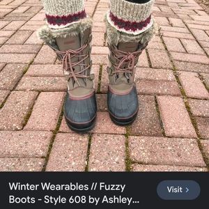 [ KHOMBU] womens size 7,  Northstar tall snowboot with fur lining...